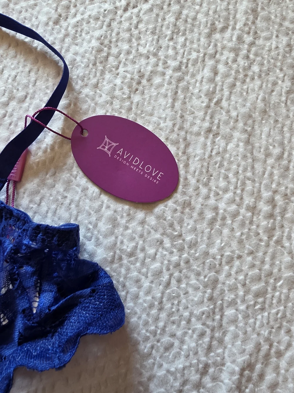Satin-Trim Lace Underwire Bra in Navy Blue L